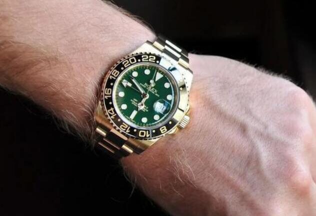 Green dial style counterfeit Rolex