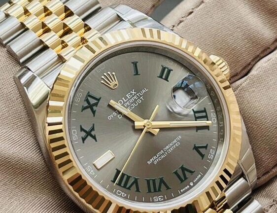 Counterfeit Rolex Datejust watch is very recognizable